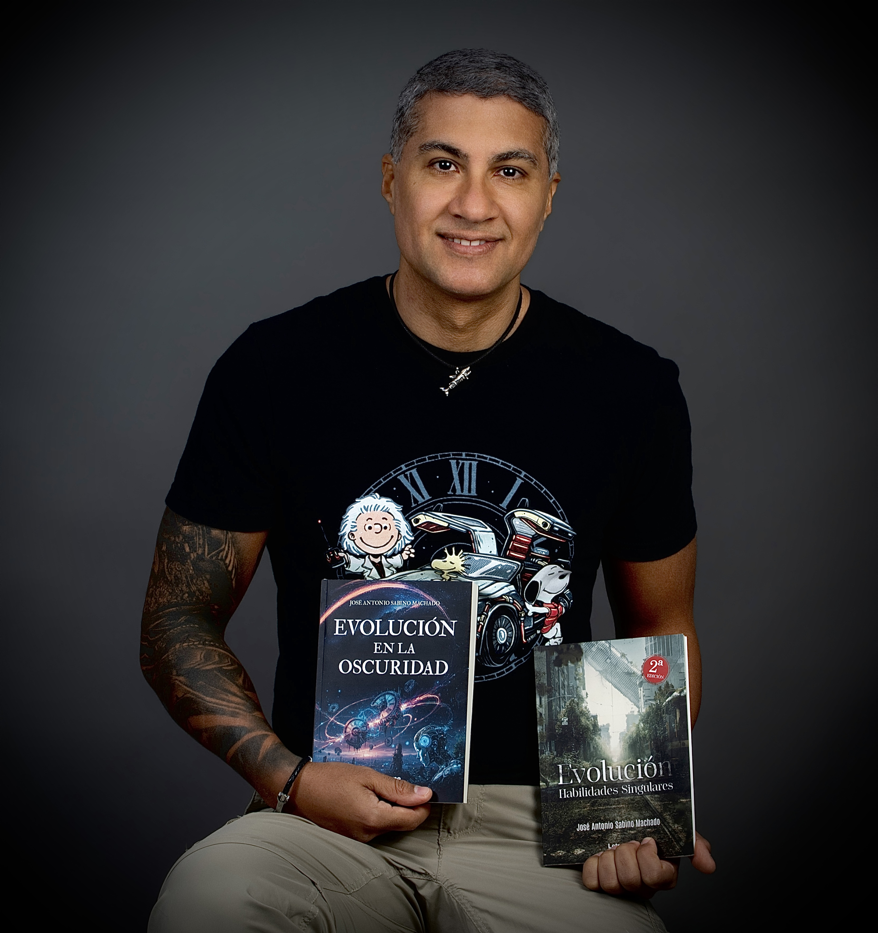 José Antonio Sabino Machado, autor de la saga Evolución